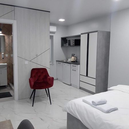 Pure Apartments Vip 4 Lviv Exterior photo