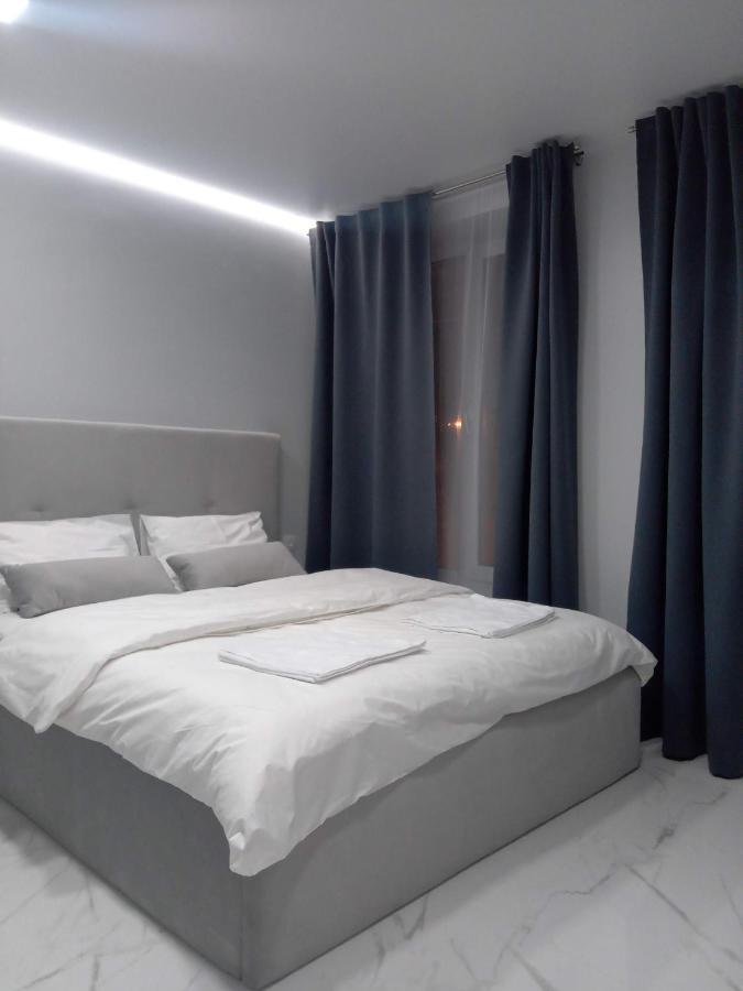 Pure Apartments Vip 4 Lviv Exterior photo